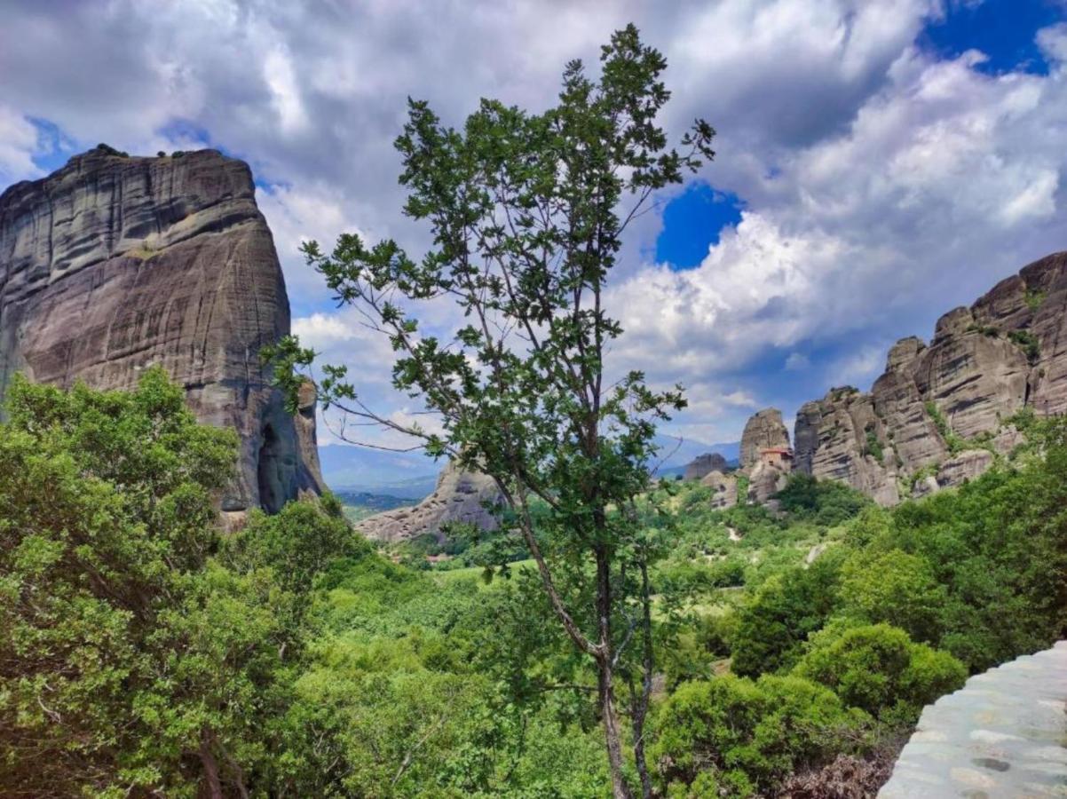 Enjoy Meteora One Apartment กาลัมปากา ภายนอก รูปภาพ